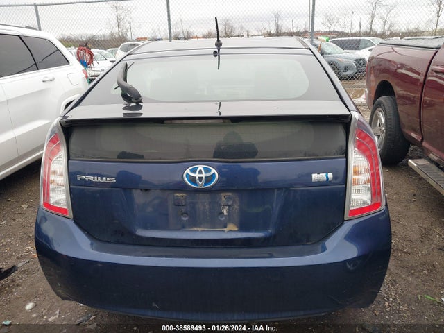 Toyota Prius Two 2015 JTDKN3DU6F0427345 Image 16