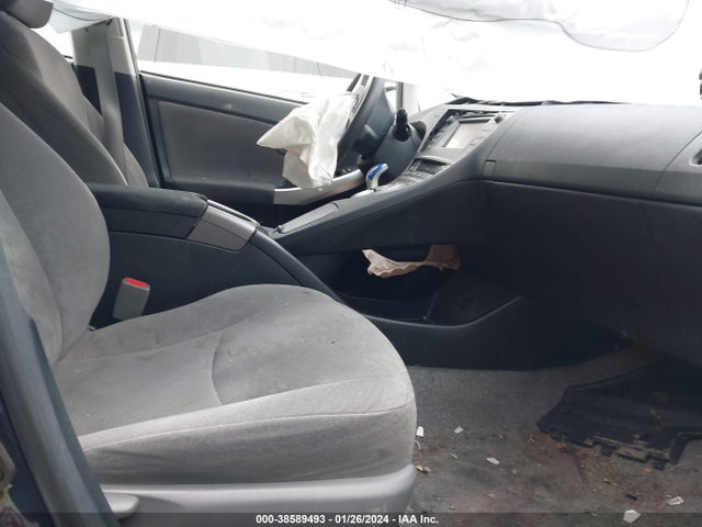 Toyota Prius Two 2015 JTDKN3DU6F0427345 Image 5