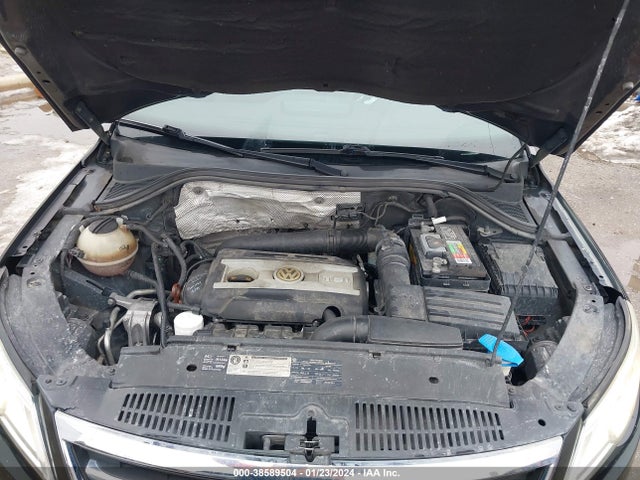 2011 VOLKSWAGEN TIGUAN S VIN: WVGAV7AX7BW525840