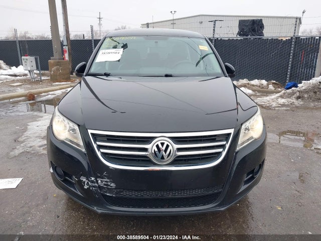 2011 VOLKSWAGEN TIGUAN S VIN: WVGAV7AX7BW525840