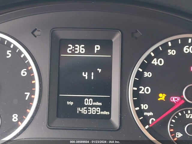 2011 VOLKSWAGEN TIGUAN S VIN: WVGAV7AX7BW525840