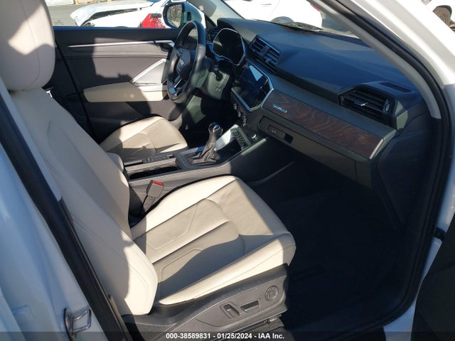 WA1BECF3XK1081352 Audi Q3 2.0t Premium