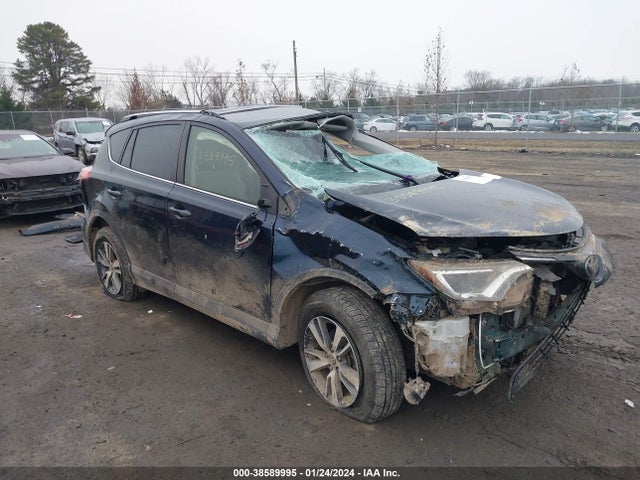 2018 TOYOTA RAV4 XLE VIN: JTMRFREV2JJ195514