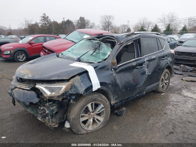 2018 TOYOTA RAV4 XLE VIN: JTMRFREV2JJ195514