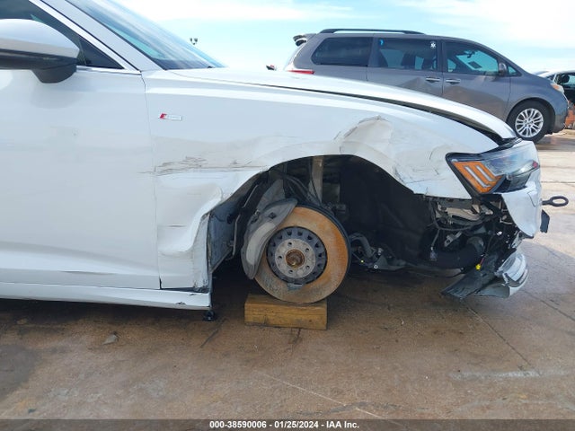 WAUM2AF2XKN052572 Audi A6 55 Premium