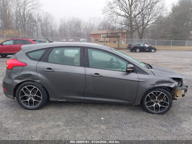 Ford FOCUS SE 2016 1FADP3K29GL251773 Image 13