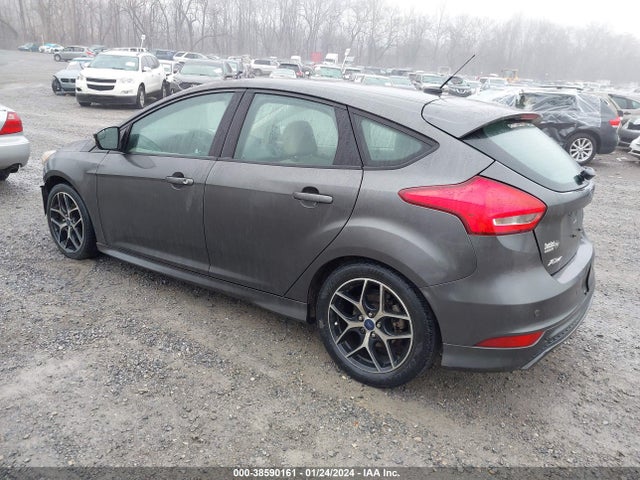 Ford FOCUS SE 2016 1FADP3K29GL251773 Image 3