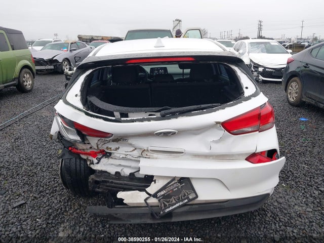 Hyundai ELANTRA GT 2018 KMHH35LE9JU013169 Image 16