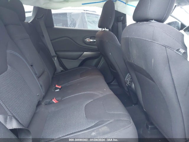 1C4PJLCB2KD358531 Jeep Cherokee Latitude Fwd