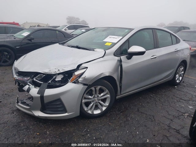 Chevrolet CRUZE LS 2019 1G1BC5SM1K7150067 Image 2