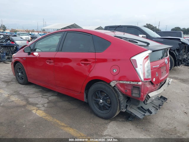 Toyota Prius Three 2014 JTDKN3DU9E0367270 Image 3