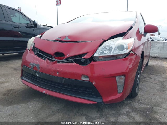 Toyota Prius Three 2014 JTDKN3DU9E0367270 Image 6