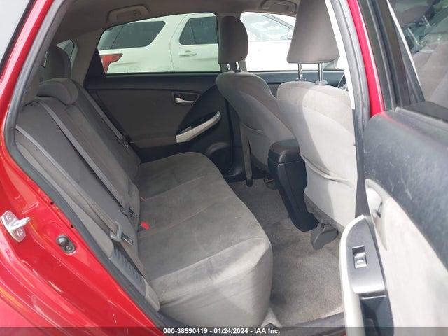 Toyota Prius Three 2014 JTDKN3DU9E0367270 Image 8