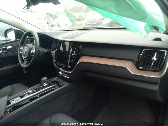 2023 VOLVO XC60 B5 PLUS DARK THEME VIN: YV4L12RW6P1376166