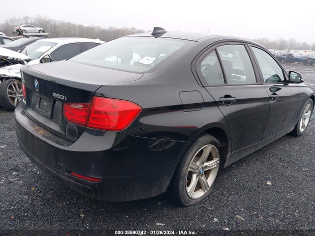 BMW 320i Xdrive 2015 WBA3C3C58FK200941 Image 4