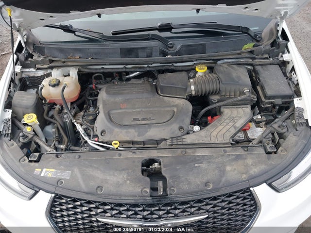 Chrysler Pacifica Touring L 2022 аукцион фото