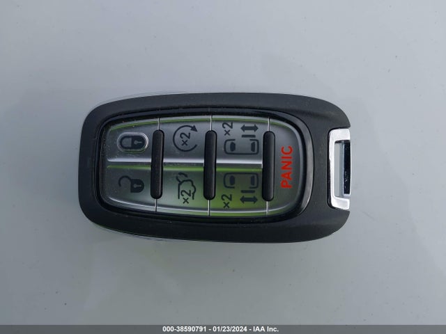 Chrysler Pacifica Touring L 2022 аукцион фото
