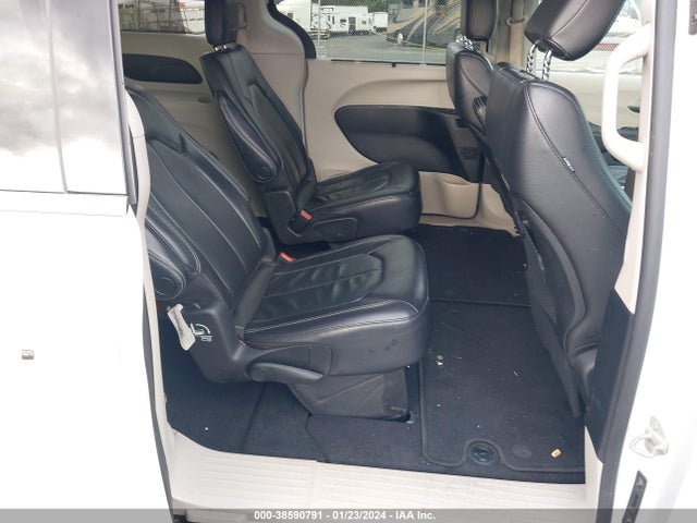 Chrysler Pacifica Touring L 2022 аукцион фото