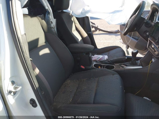 Toyota COROLLA LE 2018 5YFBURHE6JP853768 Image 5