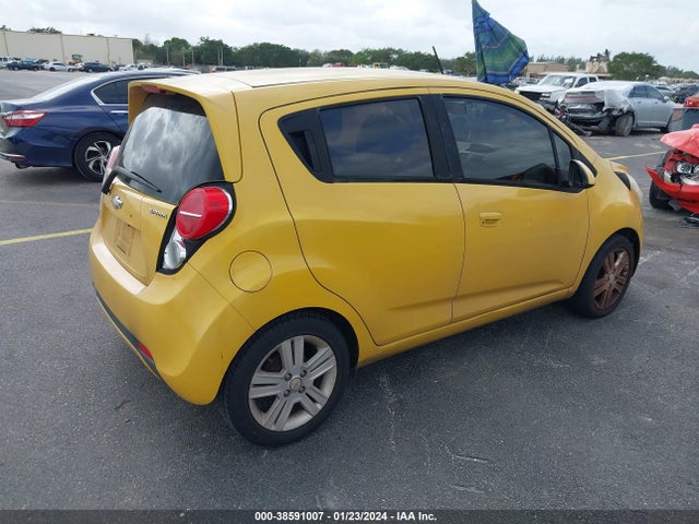 Chevrolet Spark 1lt Auto 2014 KL8CD6S98EC528724 Image 4