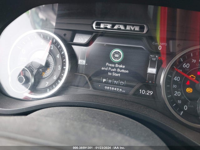 RAM 1500 Laramie  4x4 5'7 Box 2019 1C6SRFJT7KN740927 Image 15