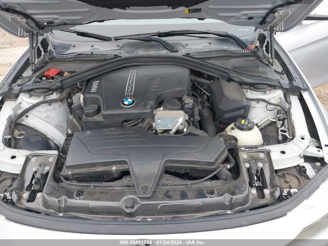 BMW 320i 2016 WBA8E1G54GNU10063 Image 10