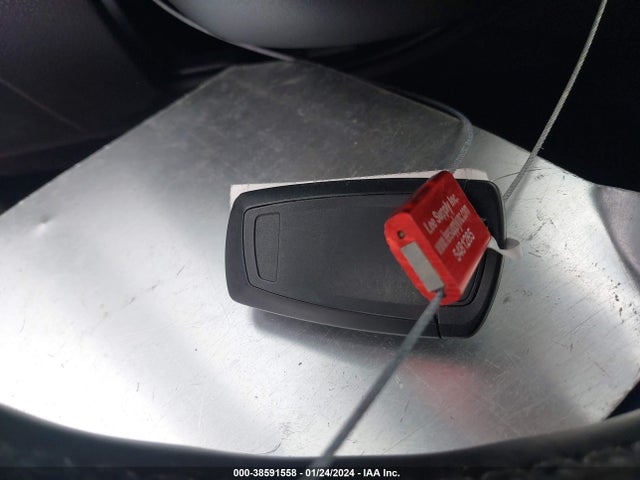 BMW 320i 2016 WBA8E1G54GNU10063 Image 11