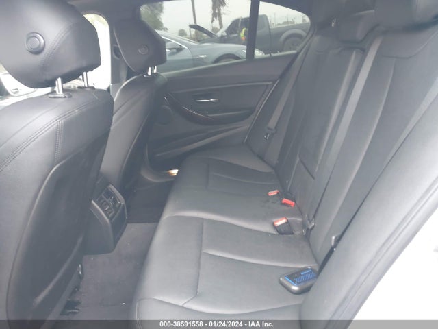 BMW 320i 2016 WBA8E1G54GNU10063 Image 8