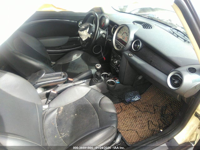 2011 MINI COOPER S WMWSV3C51BTY21559 Photo 4