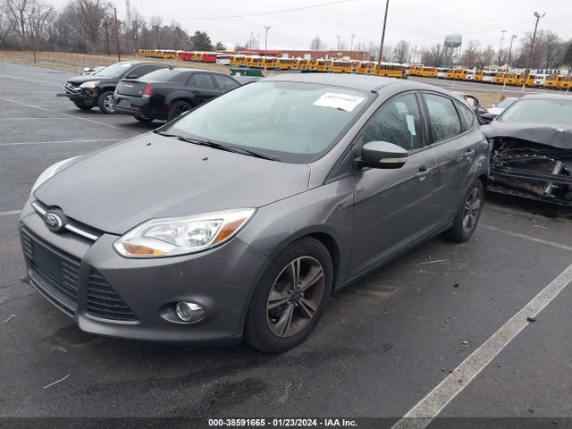Ford FOCUS SE 2014 1FADP3K2XEL206595 Image 2