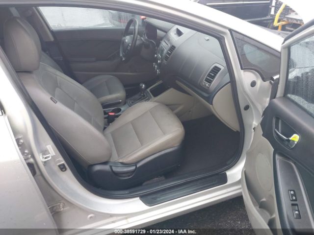 KNAFX5A82F5287521 KIA FORTE EX