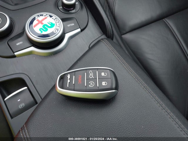 ZARFAEDNXH7529006 Alfa Romeo Giulia Awd