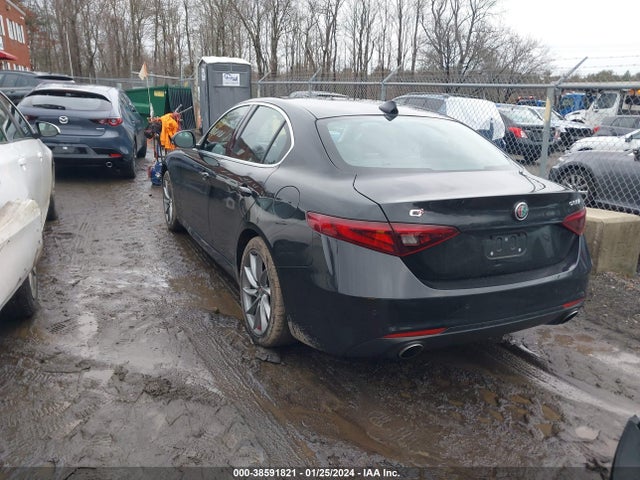 ZARFAEDNXH7529006 Alfa Romeo Giulia Awd
