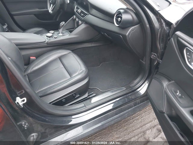 ZARFAEDNXH7529006 Alfa Romeo Giulia Awd