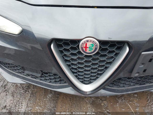 ZARFAEDNXH7529006 Alfa Romeo Giulia Awd