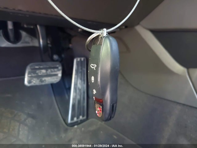 2018 PORSCHE 911 WP0AA2A95JS106136 Photo 10