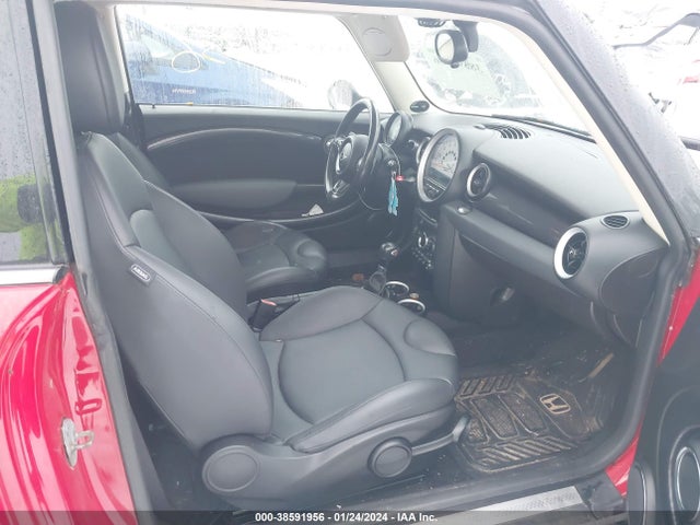 2011 MINI COOPER S WMWSV3C57BTY11859 Photo 4