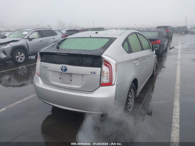 Toyota Prius Two 2014 JTDKN3DU8E0366885 Image 4