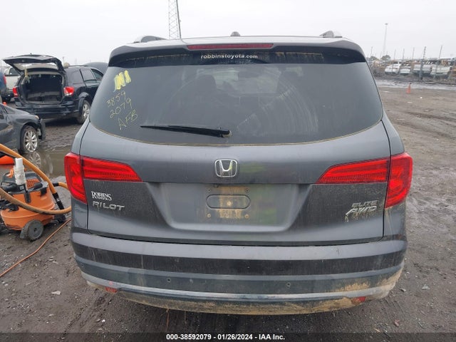 Honda Pilot Elite 2018 5FNYF6H01JB013464 Image 16