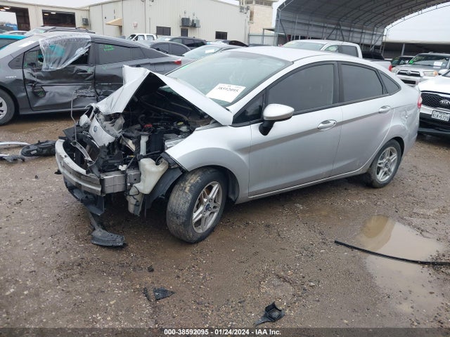 Ford FIESTA SE 2018 3FADP4BJ6JM147650 Image 2