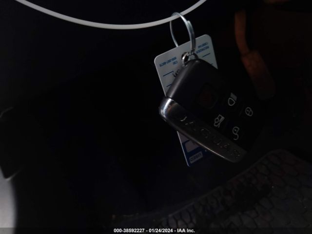 SAJAD4BVXHA958210 Jaguar Xe 35t Premium