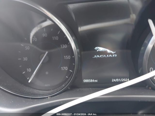 SAJAD4BVXHA958210 Jaguar Xe 35t Premium