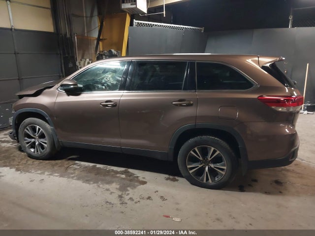 Toyota Highlander Le 2019 5TDBZRFH4KS998752 Image 15