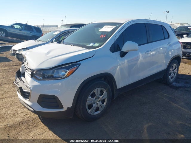Chevrolet TRAX LS 2018 3GNCJKSB1JL175728 Image 2