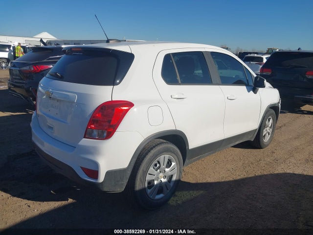 Chevrolet TRAX LS 2018 3GNCJKSB1JL175728 Image 4
