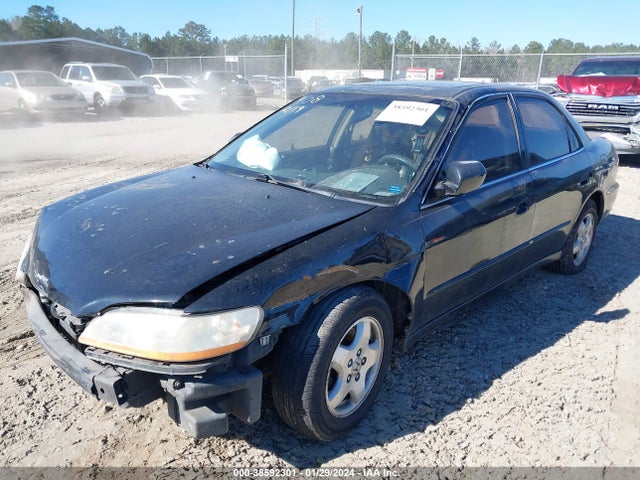 2000 HONDA ACCORD 3.0 EX VIN: 1HGCG1658YA073304