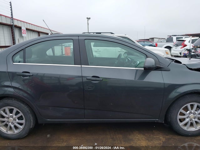 Chevrolet Sonic Lt Auto 2019 1G1JD5SBXK4110059 Image 13