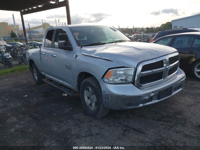 2017 RAM 1500 SLT QUAD CAB 4X4 6'4 BOX VIN: 1C6RR7GG3HS583261