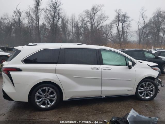 5TDERKEC0MS006572 Toyota Sienna Platinum
