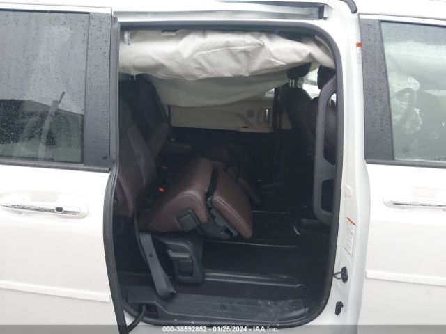5TDERKEC0MS006572 Toyota Sienna Platinum